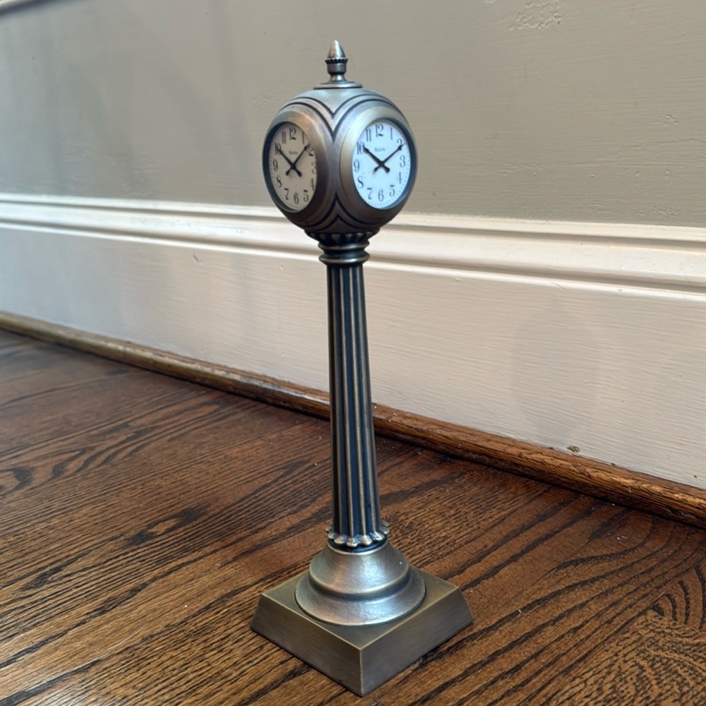 Union square antique brass clock - Picture 2 of 8